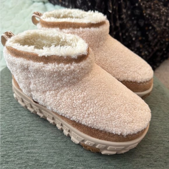 NWOT Ugg Venture Daze Ultra Mini Cozy Shearling Boot - Picture 5 of 10